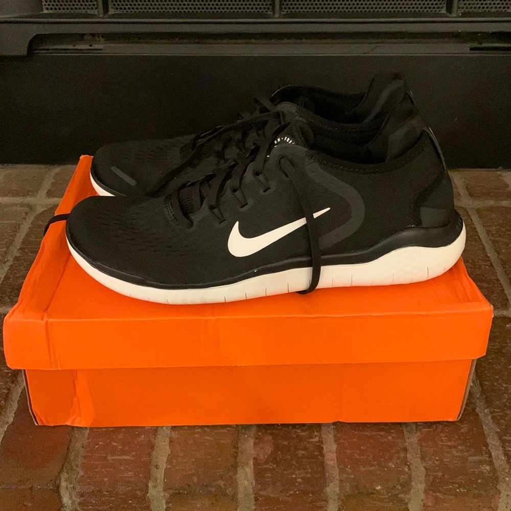 Like New Nike Free 2018 Men’s running shoes size 10